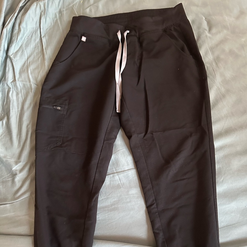 FIGS Zamora jogger scrub pants, size MP, Black